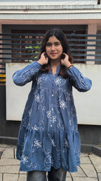 SHORT TOP