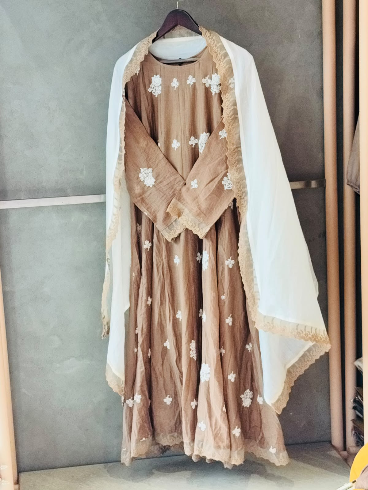 gown